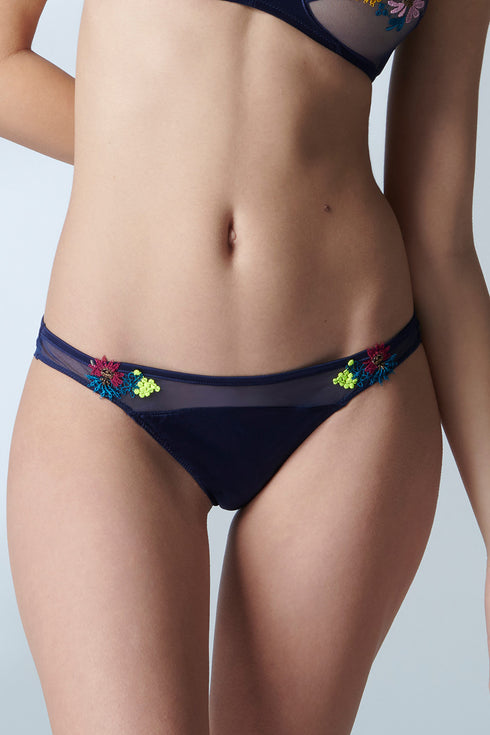 Simone Perele 1A6 Elsa Tanga